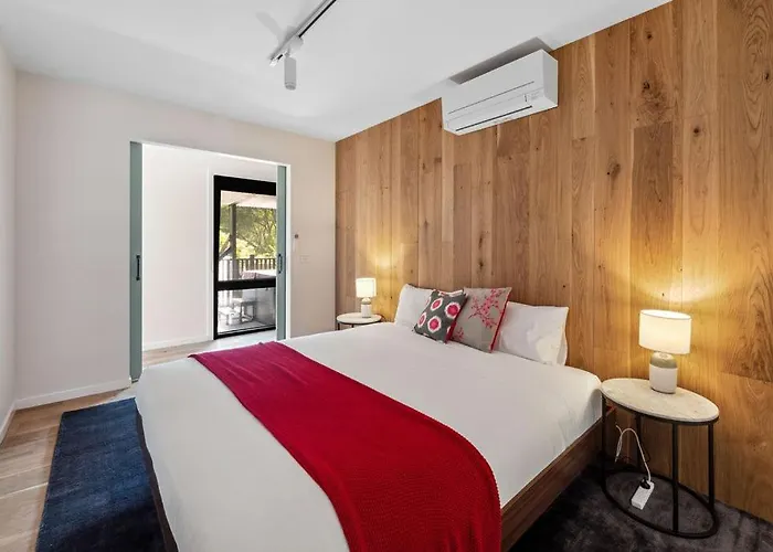 Station Hideaway With Private Spa
