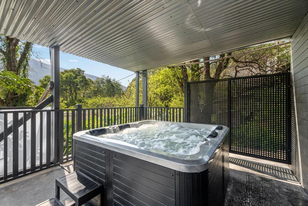 Station Hideaway With Private *